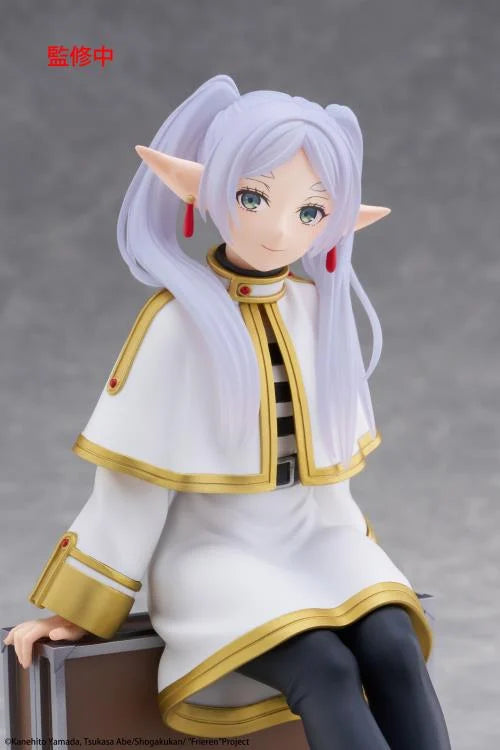 Taito Frieren: Beyond Journey's End Desktop Cute Frieren (Trunk Case Ver.) Figure