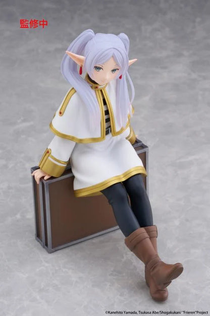 Taito Frieren: Beyond Journey's End Desktop Cute Frieren (Trunk Case Ver.) Figure