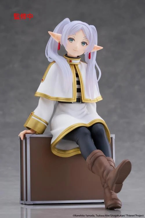 Taito Frieren: Beyond Journey's End Desktop Cute Frieren (Trunk Case Ver.) Figure