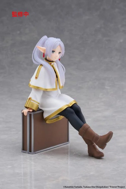 Taito Frieren: Beyond Journey's End Desktop Cute Frieren (Trunk Case Ver.) Figure