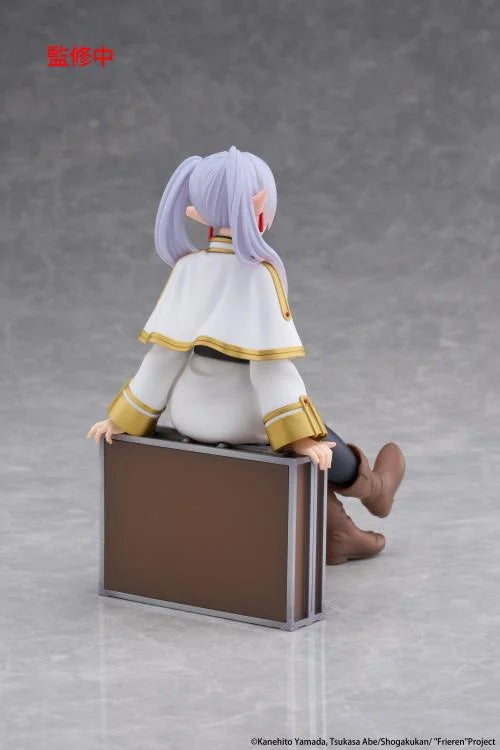 Taito Frieren: Beyond Journey's End Desktop Cute Frieren (Trunk Case Ver.) Figure