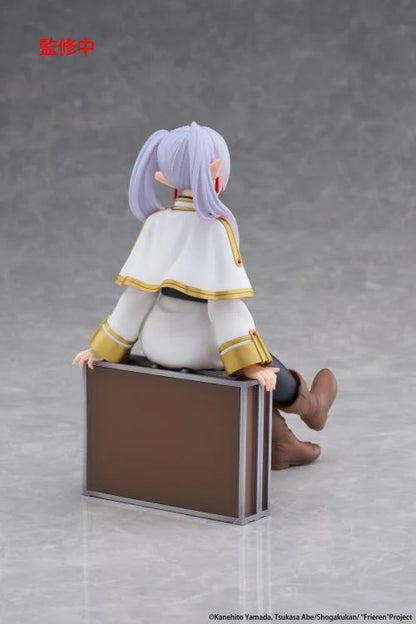Taito Frieren: Beyond Journey's End Desktop Cute Frieren (Trunk Case Ver.) Figure