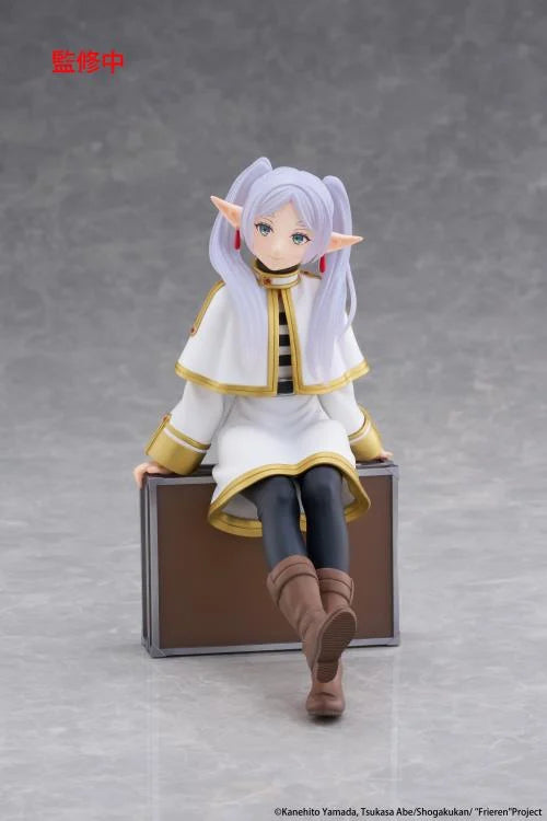 Taito Frieren: Beyond Journey's End Desktop Cute Frieren (Trunk Case Ver.) Figure