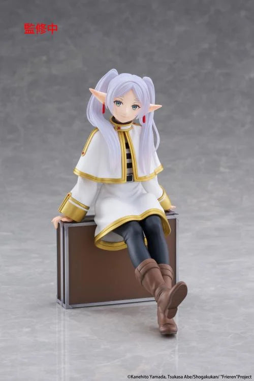 Taito Frieren: Beyond Journey's End Desktop Cute Frieren (Trunk Case Ver.) Figure