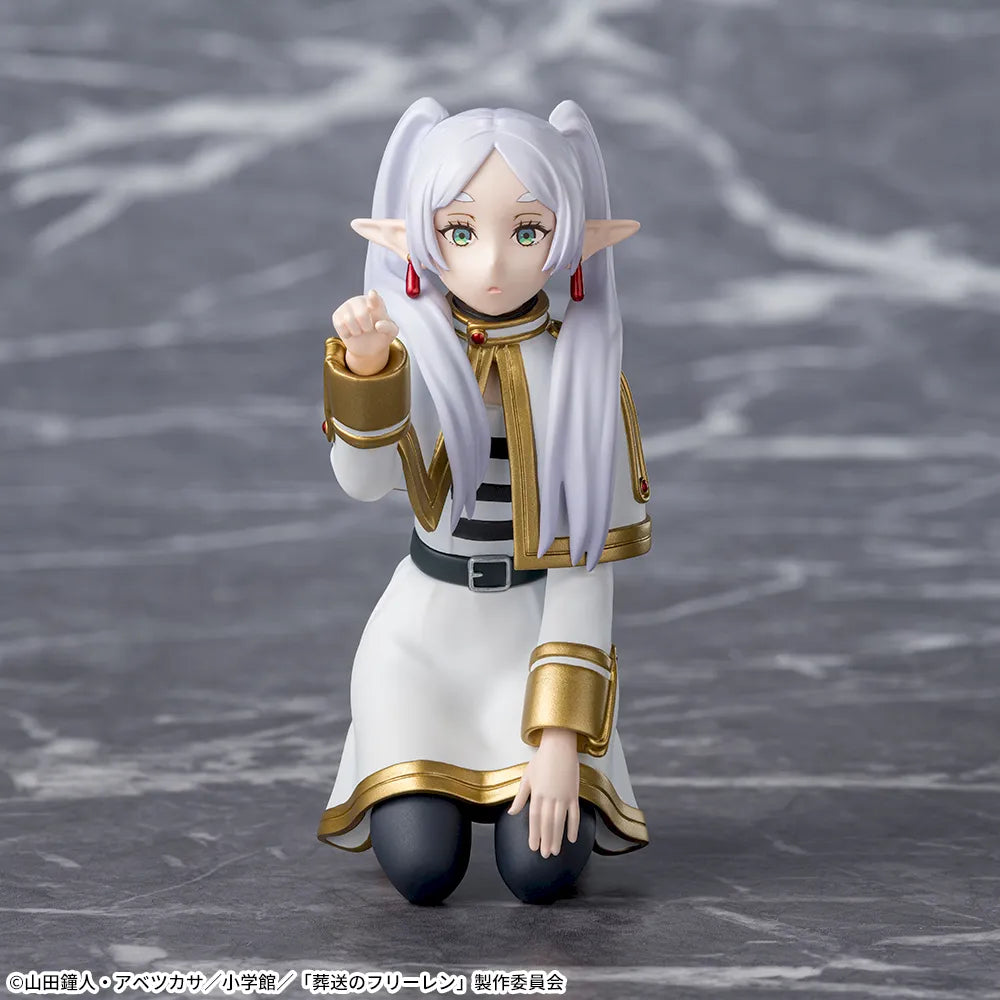 Sega Frieren: Beyond Journey's End Frieren (Poking Something) Premium Perching Figure