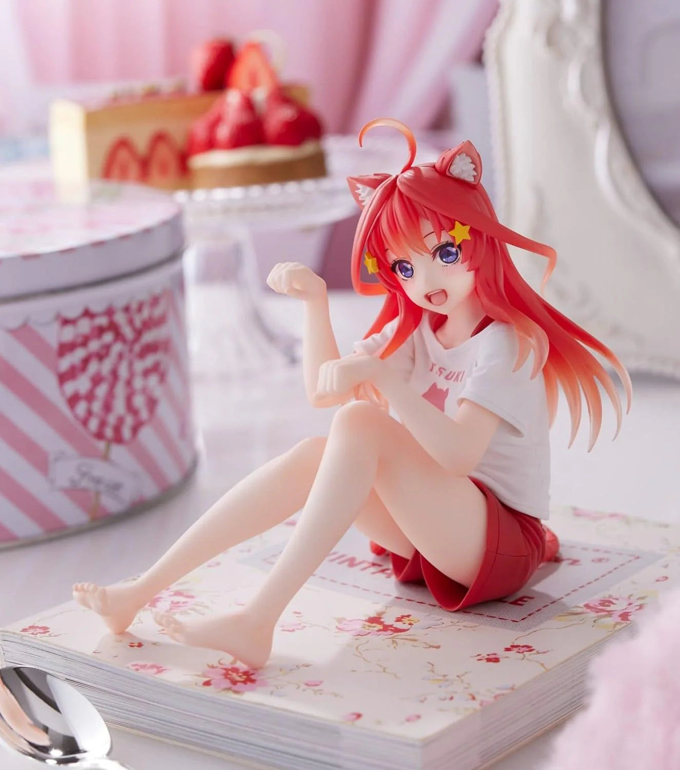 Taito The Quintessential Quintuplets Desktop Cute Itsuki Nakano (Newly Written Cat Roomwear Ver.) Figure
